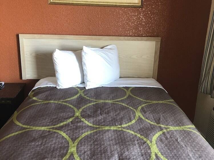 ホテル Desert Inn