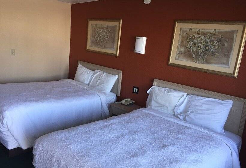 ホテル Desert Inn