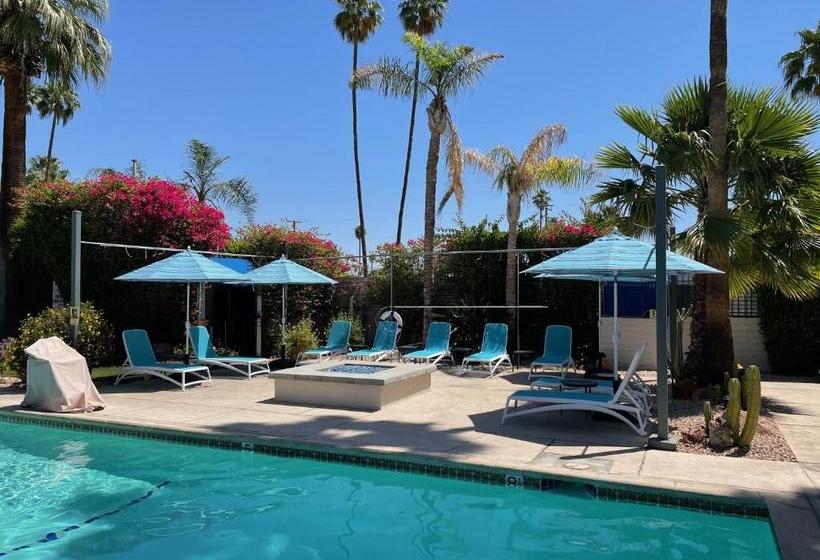 בית מלון כפרי Desert Paradise Gay Mens Clothing Optional Resort