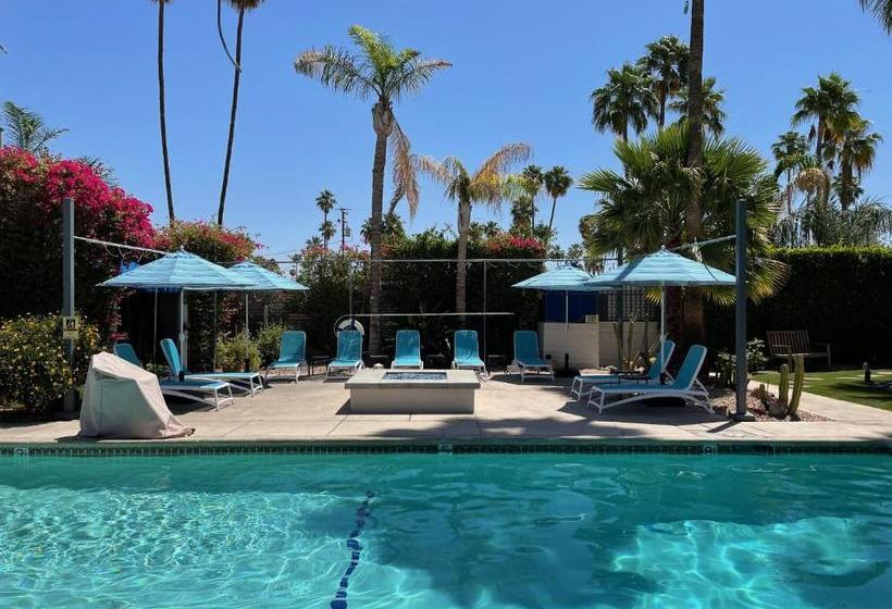 בית מלון כפרי Desert Paradise Gay Mens Clothing Optional Resort