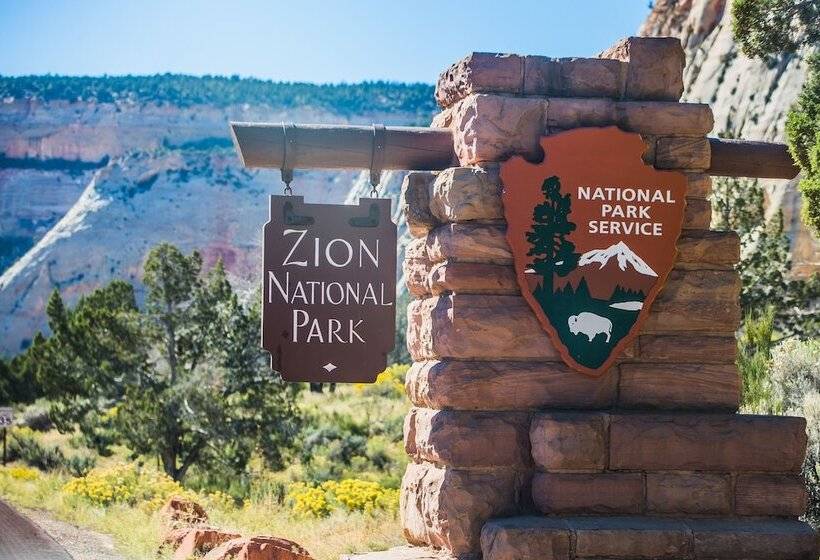 فندق Desert Pearl Inn