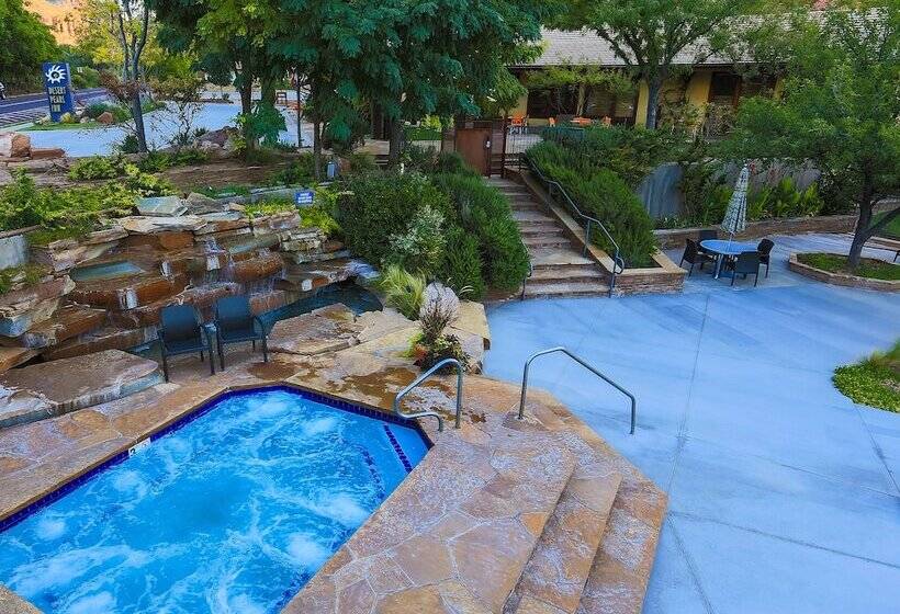 בית מלון כפרי Desert Pearl Inn