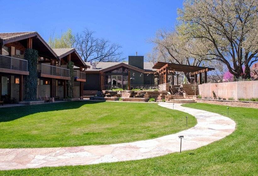 فندق Desert Pearl Inn