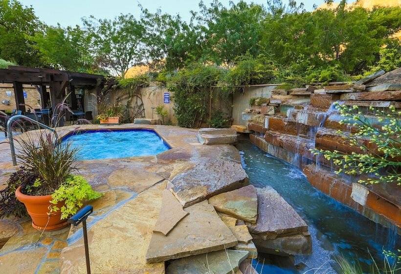 בית מלון כפרי Desert Pearl Inn