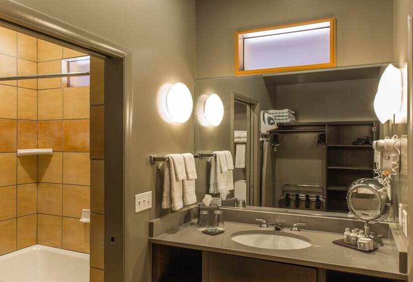 فندق Desert Pearl Inn