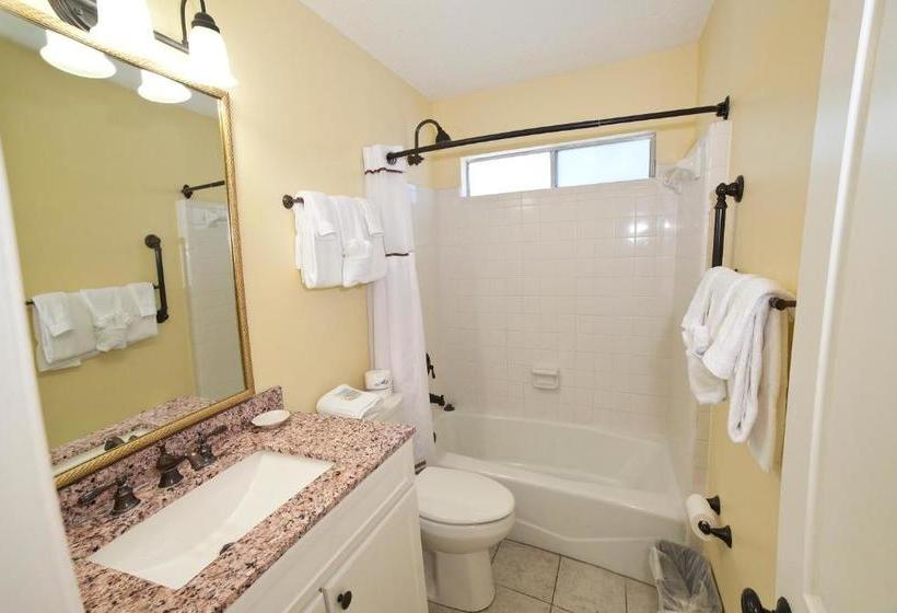 هتل Desoto Beach Bungalows