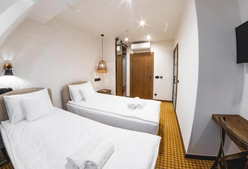 Dwór Bogucin Hotel&restauracja