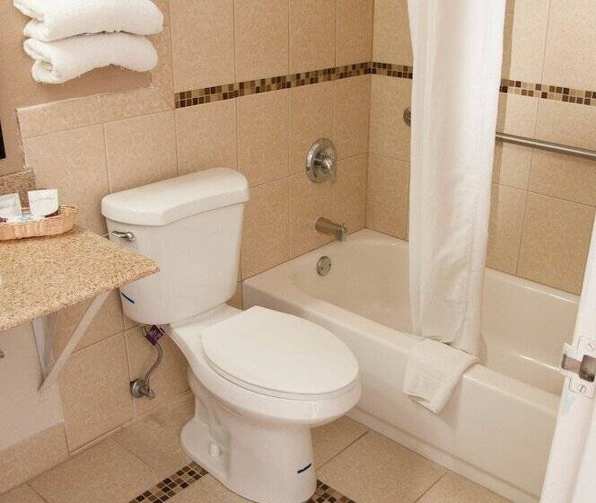 هتل Esquire Inn