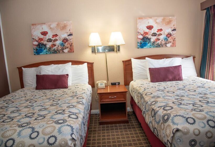 Отель Esquire Inn