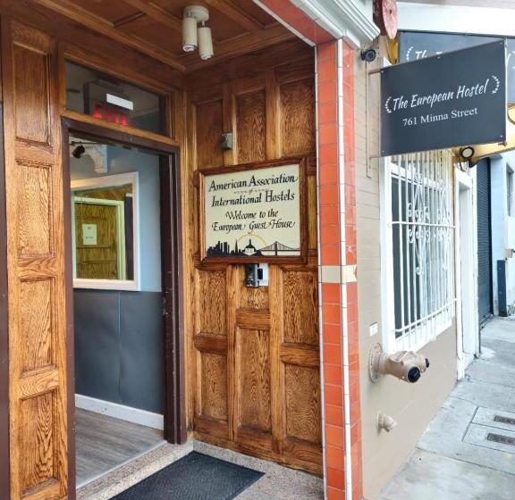 Отель European Hostel