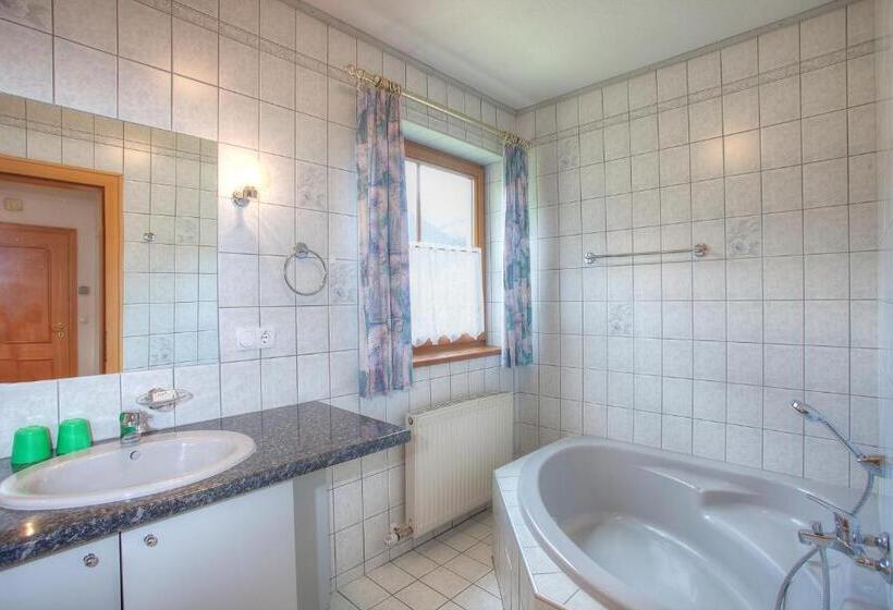 酒店 Ferienhaus Christina & Haus Dr. Krainer