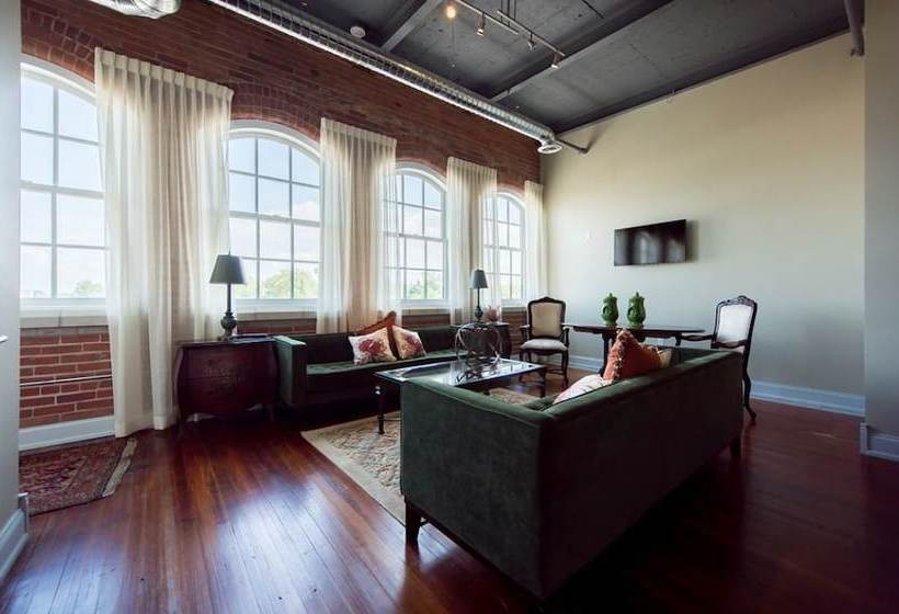 酒店 Foundry Suites