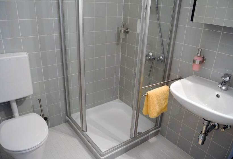 فندق Frühstückspension Paradiesgartl