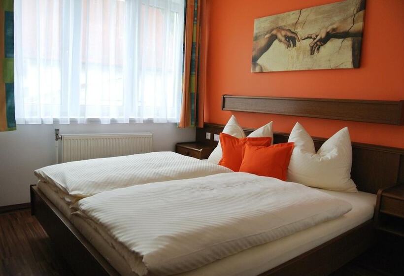 فندق Frühstückspension Paradiesgartl