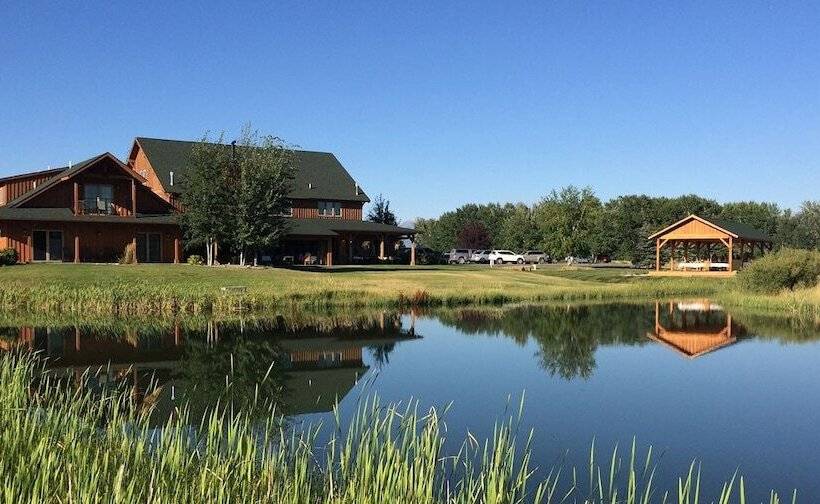 هتل Gallatin River Lodge