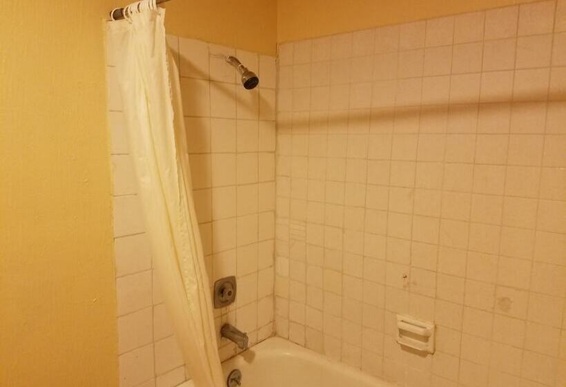 فندق Oceans Inn & Suites