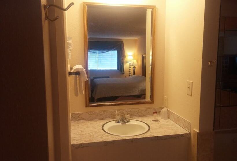 فندق Oceans Inn & Suites