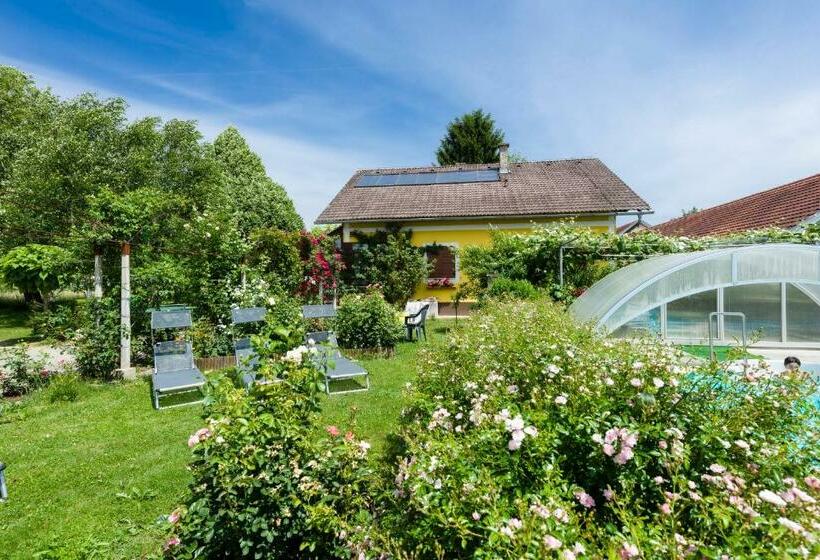 בית מלון כפרי Gästehaus Kristall   Familie Gangl