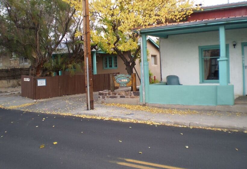 酒店 Guadalupe Inn