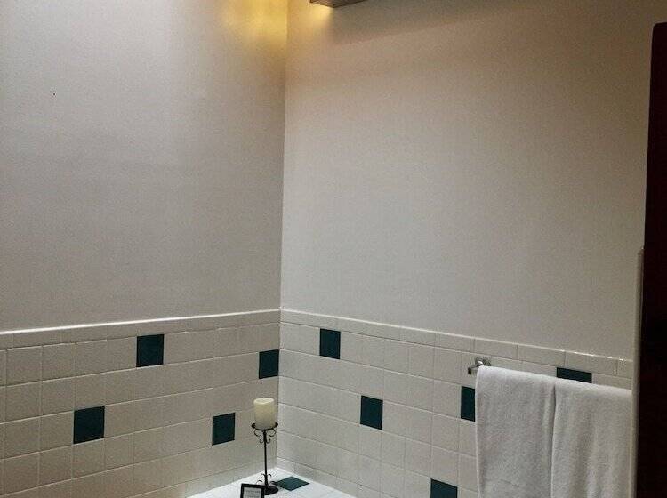 酒店 Guadalupe Inn