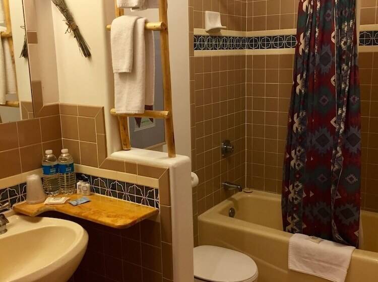 酒店 Guadalupe Inn