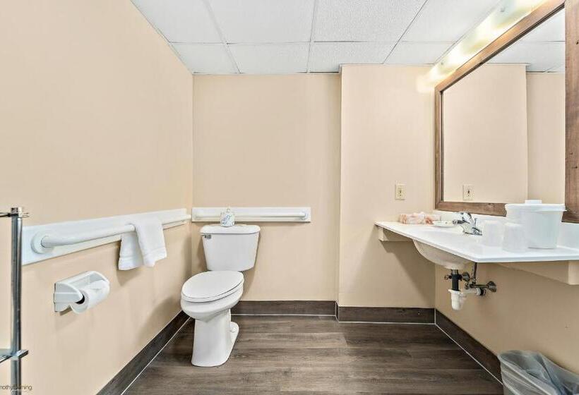 Отель Harris House By The Beach