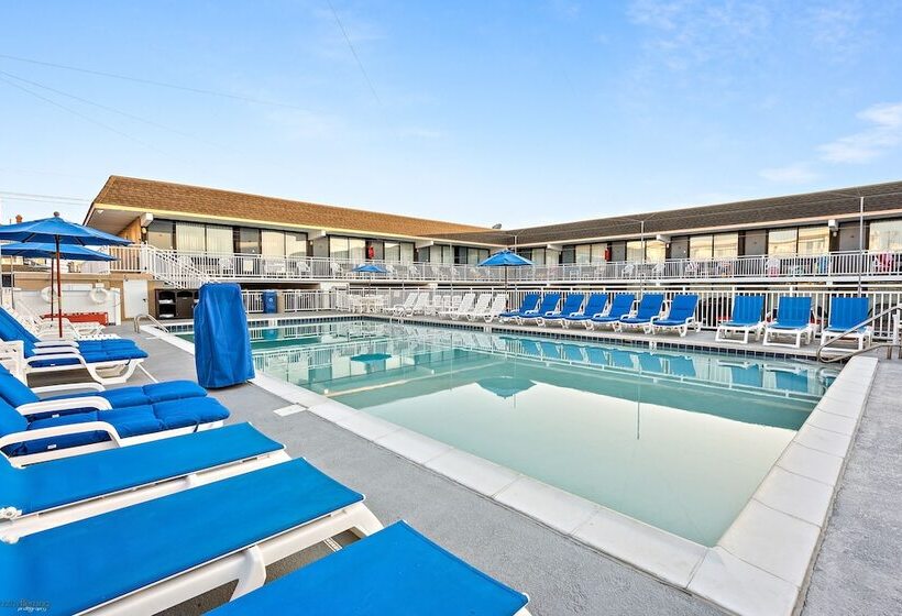 Отель Harris House By The Beach