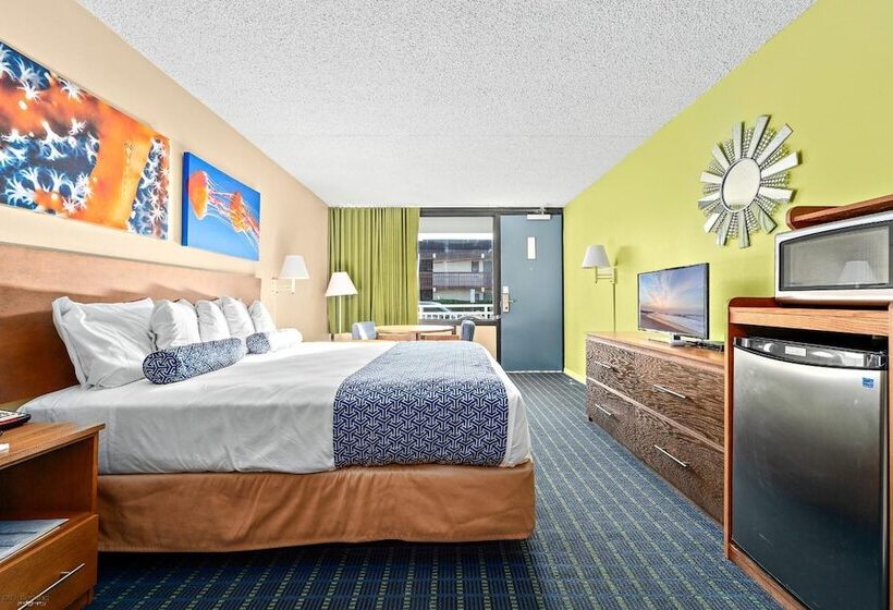 Отель Harris House By The Beach