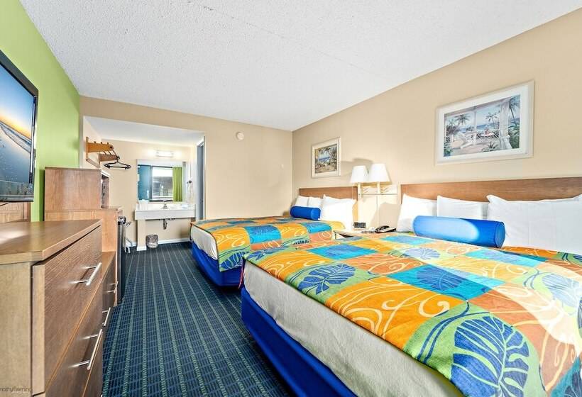 Отель Harris House By The Beach