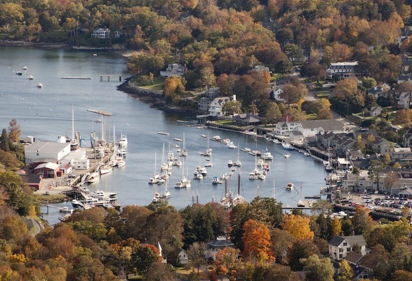 Отель Hartstone Inn