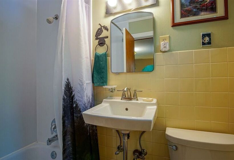 فندق Hemlock Inn