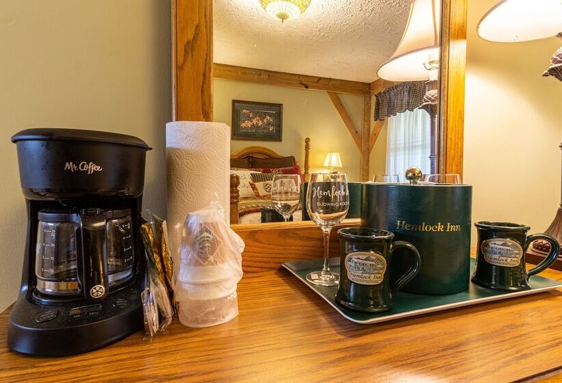 فندق Hemlock Inn