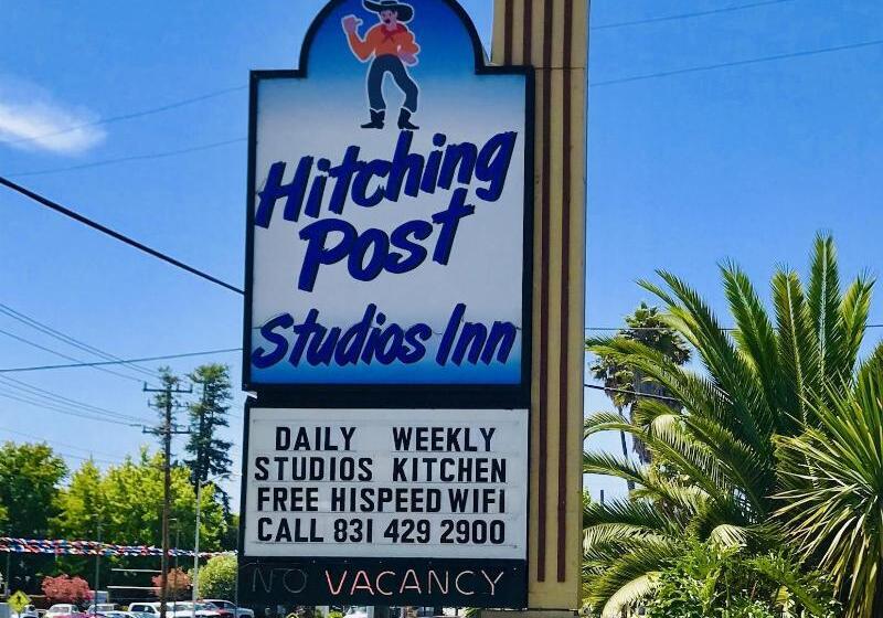 ホテル Hitching Post Studios Inn