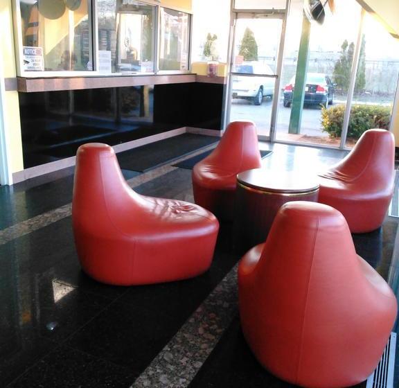 فندق Honeyspot Motor Lodge