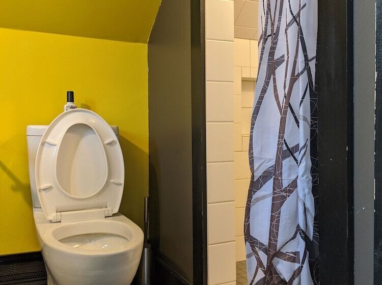 هتل Hostel Tevere