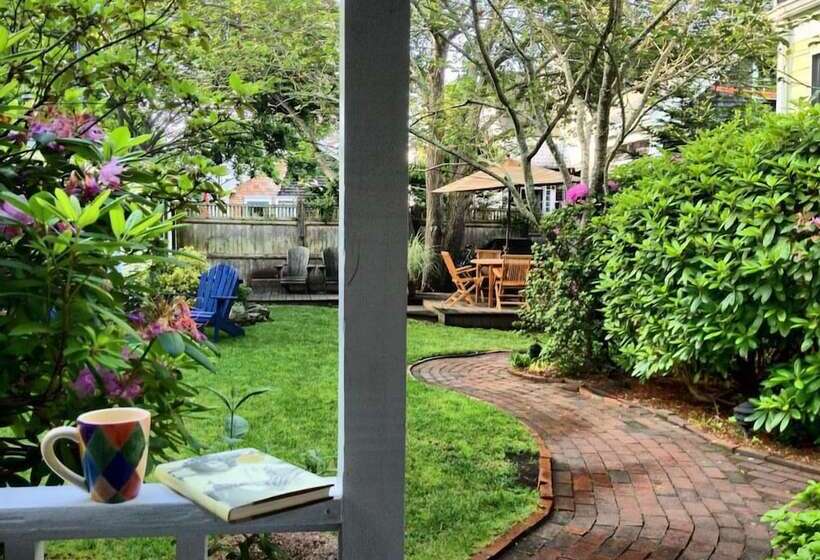 Отель Inn At Cook Street