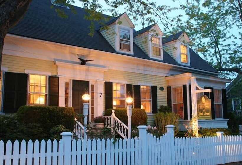 Отель Inn At Cook Street