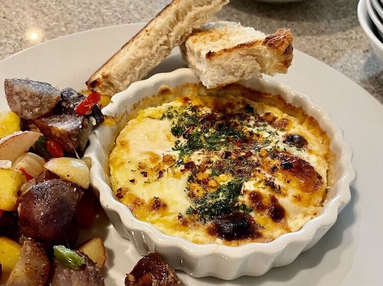 Отель Inn At Cook Street