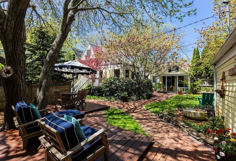 Отель Inn At Cook Street