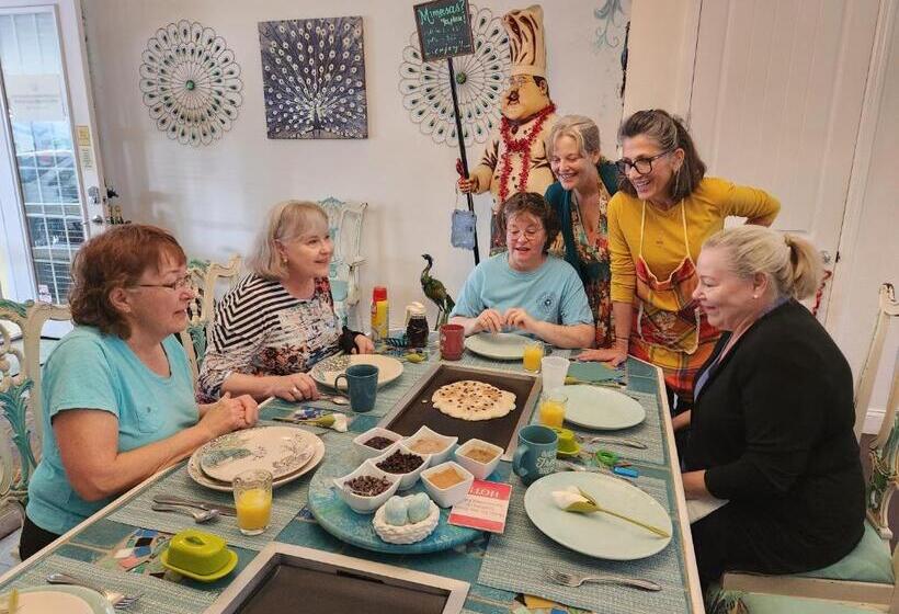 فندق Inn On The Avenue