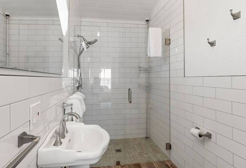 酒店 Inn On The Beach