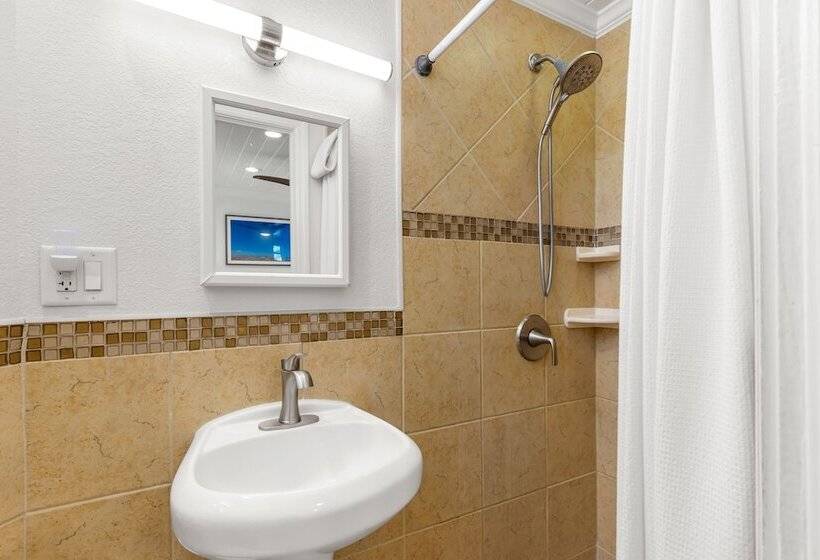 酒店 Inn On The Beach