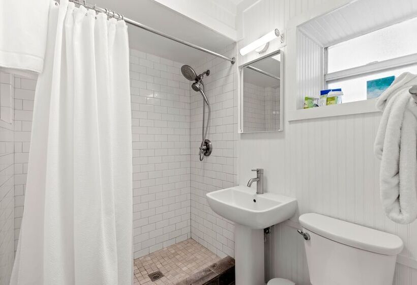 酒店 Inn On The Beach