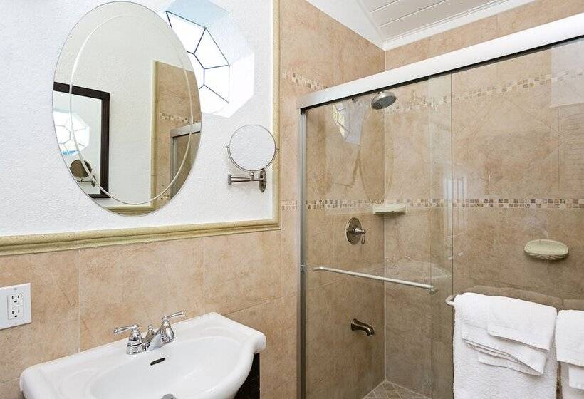 酒店 Inn On The Beach