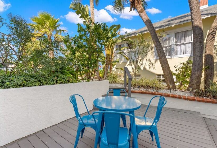 酒店 Inn On The Beach