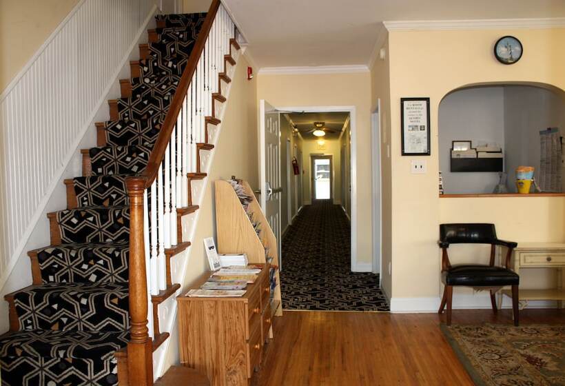 בית מלון כפרי Key West