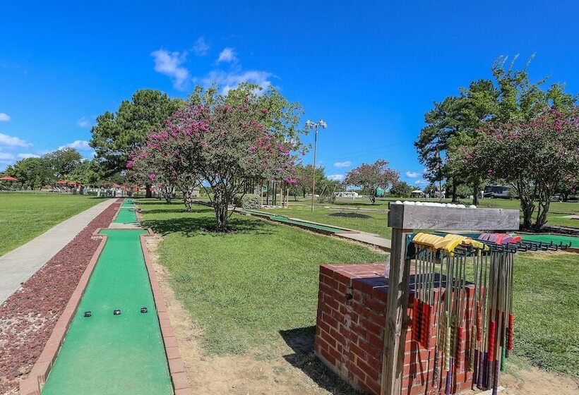 فندق Lake Conroe Rv & Camping Resort