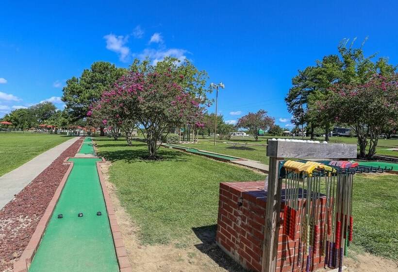 فندق Lake Conroe Rv & Camping Resort