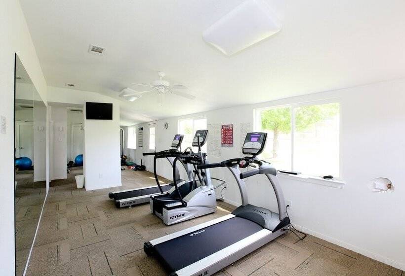 فندق Lake Conroe Rv & Camping Resort