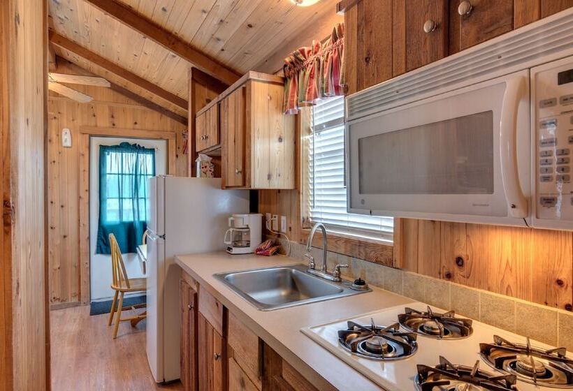 فندق Lake Conroe Rv & Camping Resort